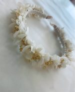 Corona follajes blanca con amarillo
