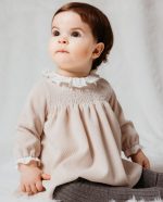 Vestido de pana con cuello bordado