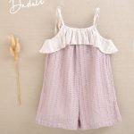 Peto malva de crochet con volante de rayas